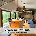 Tinyhousebeidresden Mit Fasssauna Unser Groesstes Winziges Haeuschen Fuer Bis Zu 7 Personen, Kaminofen, Grosse Terrasse - Naehe Saechsische Schweiz - Von Juni - September Mindestmietzeit 1 Woche Sa-sa בית נופש
